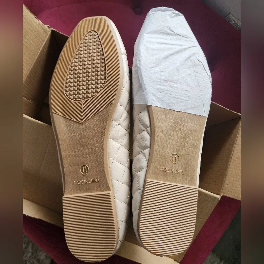 Elegant Creamish Tan Quilted Ballet Flats